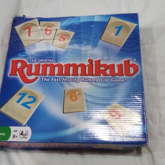 Rummikub Originale In Scatola Di Metallo, Gioco Da Tavolo Di Numeri Per 2+ Giocatori, Dai 6 Anni In Su, Edizione Da Viaggio Con 106 Tessere E Supporti